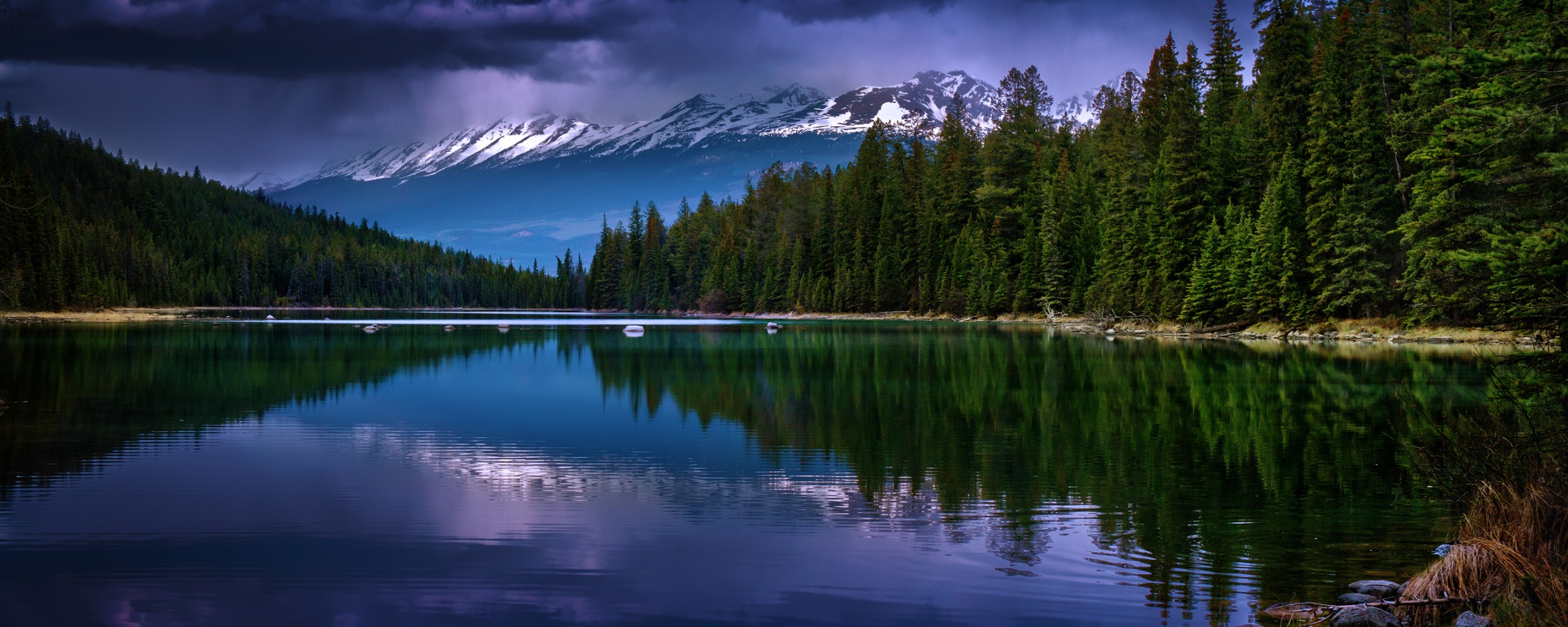 Hãy khám phá vẻ đẹp tuyệt đỉnh của hồ Alberta qua từng hình ảnh trong bộ sưu tập của chúng tôi. Những hình ảnh về mặt nước trong xanh cùng với khung cảnh xung quanh sẽ chắc chắn khiến bạn phải đứng ngồi không yên.