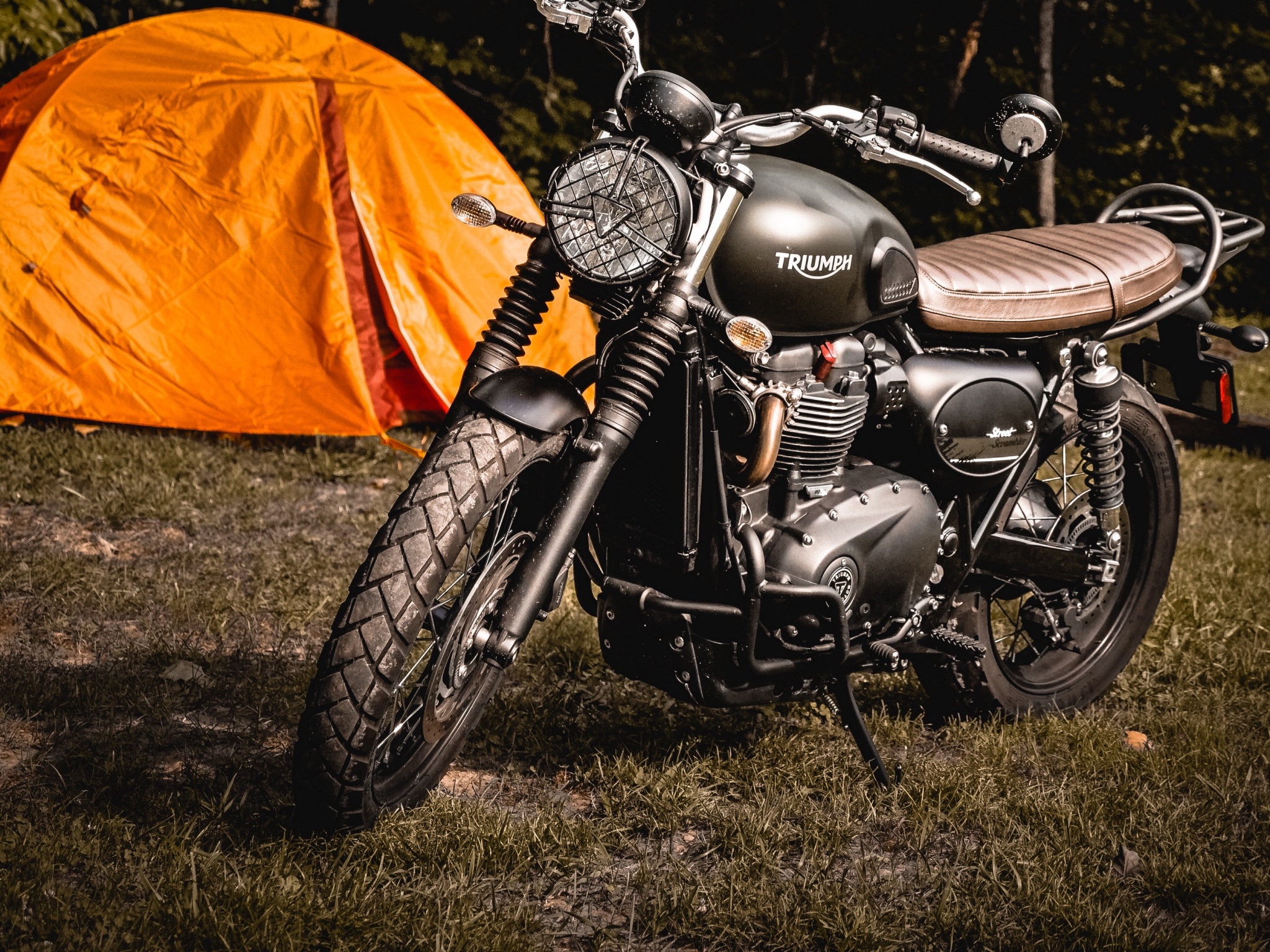 Wallpaper 4k motorcycle, tent, grass 4k Wallpaper