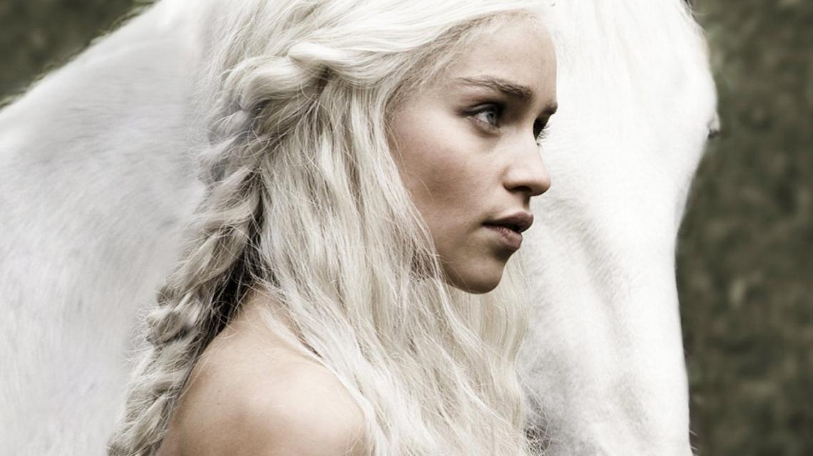 Game of Thrones Emilia Clarke with horse white hair with horse, white