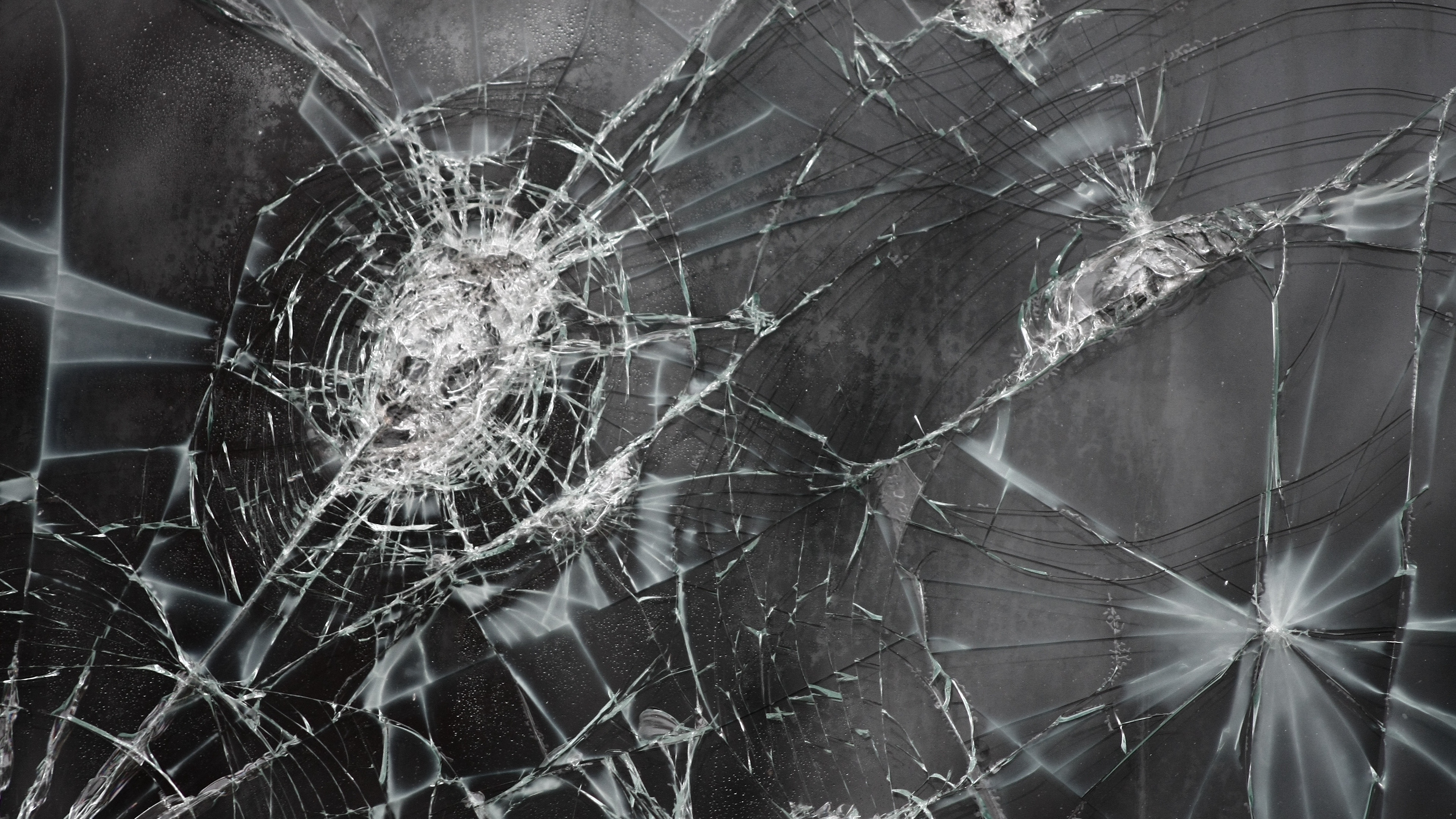 369165 Triangle Broken Glass Abstract 4k - Rare Gallery HD Wallpapers