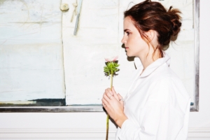 emma watson holding flower 1536858176 300x200 - Emma Watson Holding Flower - hd-wallpapers, girls wallpapers, emma watson wallpapers, celebrities wallpapers, 5k wallpapers, 4k-wallpapers