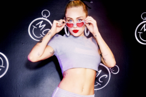 miley cyrus converse 5k 1536948831 300x200 - Miley Cyrus Converse 5k - singer wallpapers, music wallpapers, miley cyrus wallpapers, hd-wallpapers, girls wallpapers, celebrities wallpapers, 5k wallpapers, 4k-wallpapers