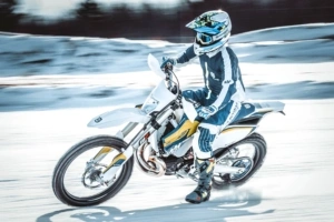 motorcyclist speed snow 4k 1536018377 300x200 - motorcyclist, speed, snow 4k - speed, Snow, motorcyclist