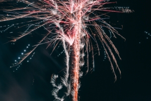 salute fireworks holiday sparks night 4k 1538345129 300x200 - salute, fireworks, holiday, sparks, night 4k - salute, Holiday, Fireworks