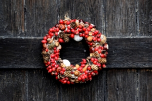 wreath christmas dogrose acorns cones 4k 1538345085 300x200 - wreath, christmas, dogrose, acorns, cones 4k - wreath, dogrose, Christmas