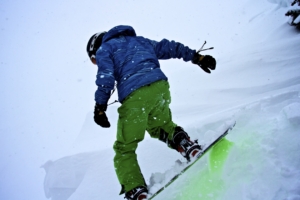 snowboarder snowboard snowfall winter 4k 1540062503 300x200 - snowboarder, snowboard, snowfall, winter 4k - Snowfall, snowboarder, Snowboard