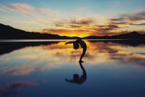 yoga silhouette lake horizon 4k 1540576124 300x200 - yoga, silhouette, lake, horizon 4k - yoga, Silhouette, Lake