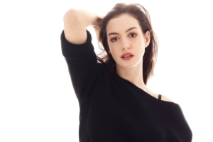 Sexy and fair Anne Hathaway 4K wallpaper download