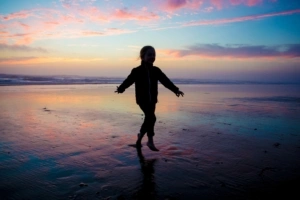 child happiness sea sunset 4k 1541115476 300x200 - child, happiness, sea, sunset 4k - Sea, happiness, child