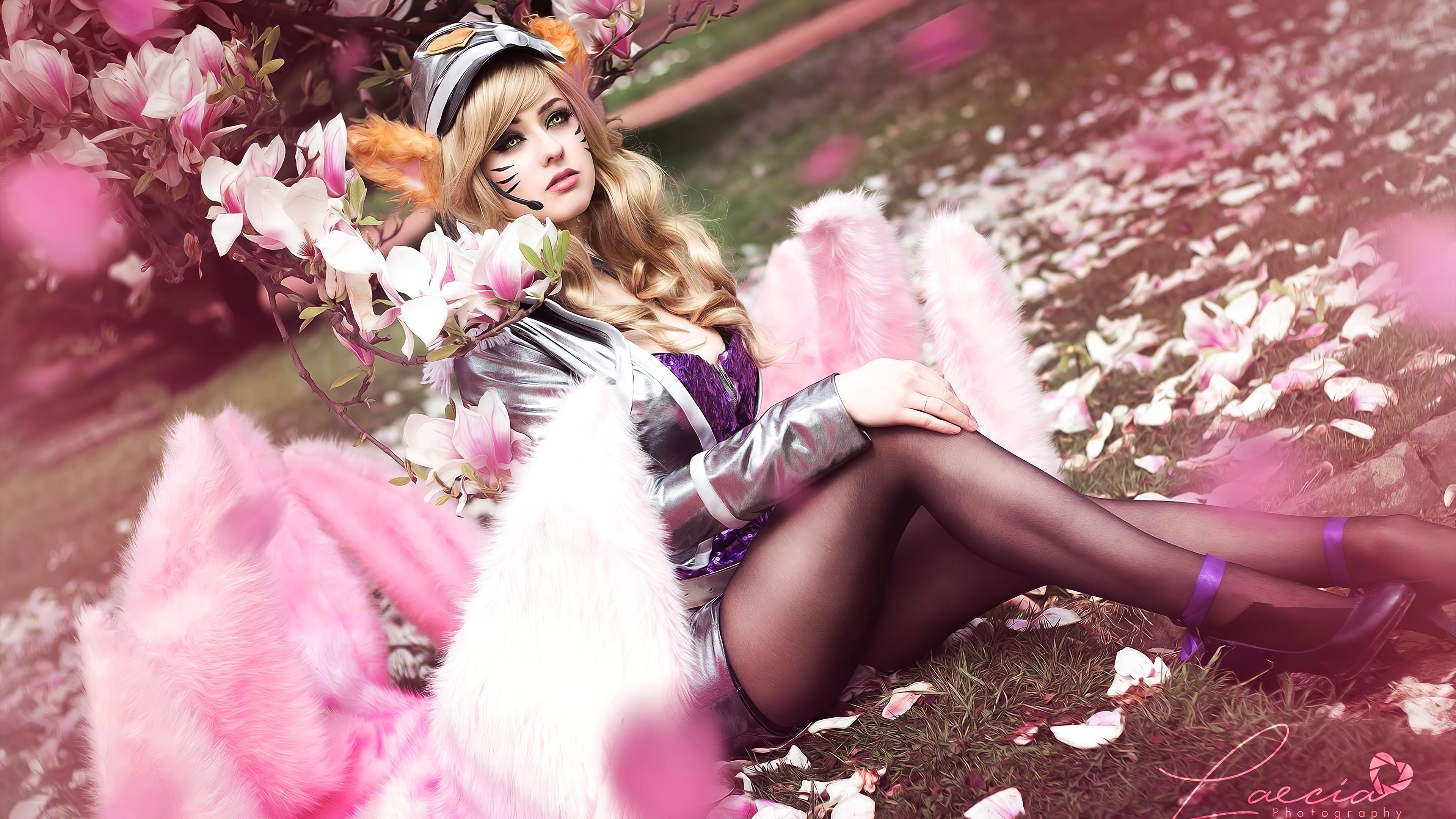 Day Pigment suitcase Wallpaper 4k League Of Legends Cosplay Girl Wallpaper