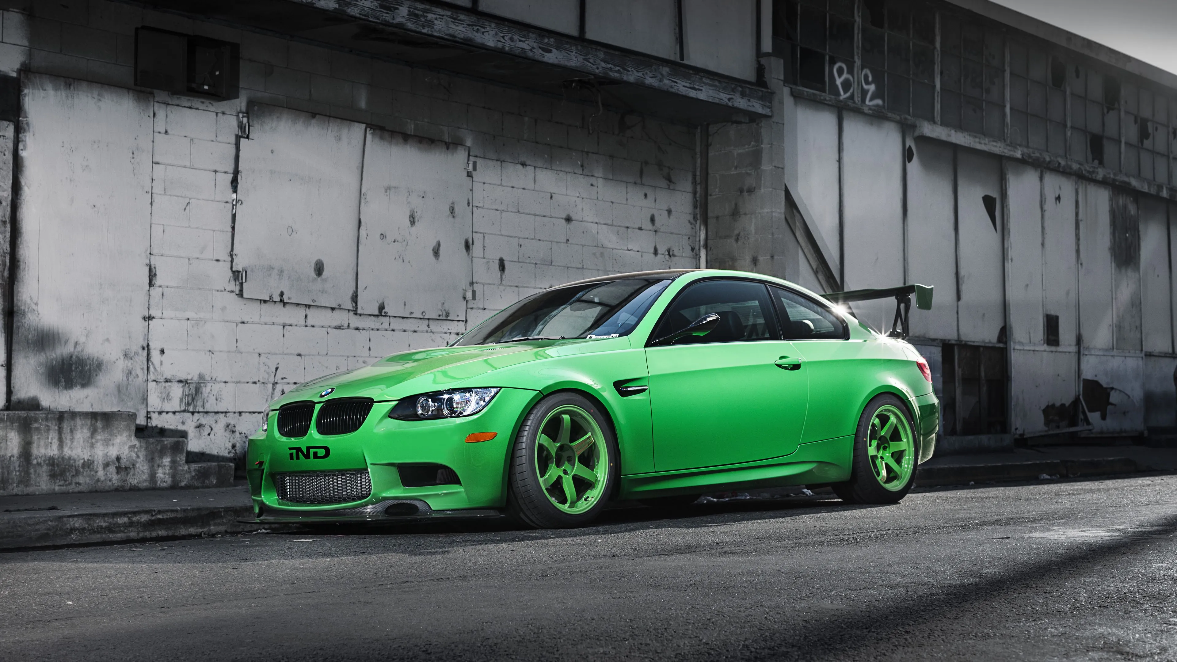 bmw m3 e92 green side view wing shadow building 4k 1691828627