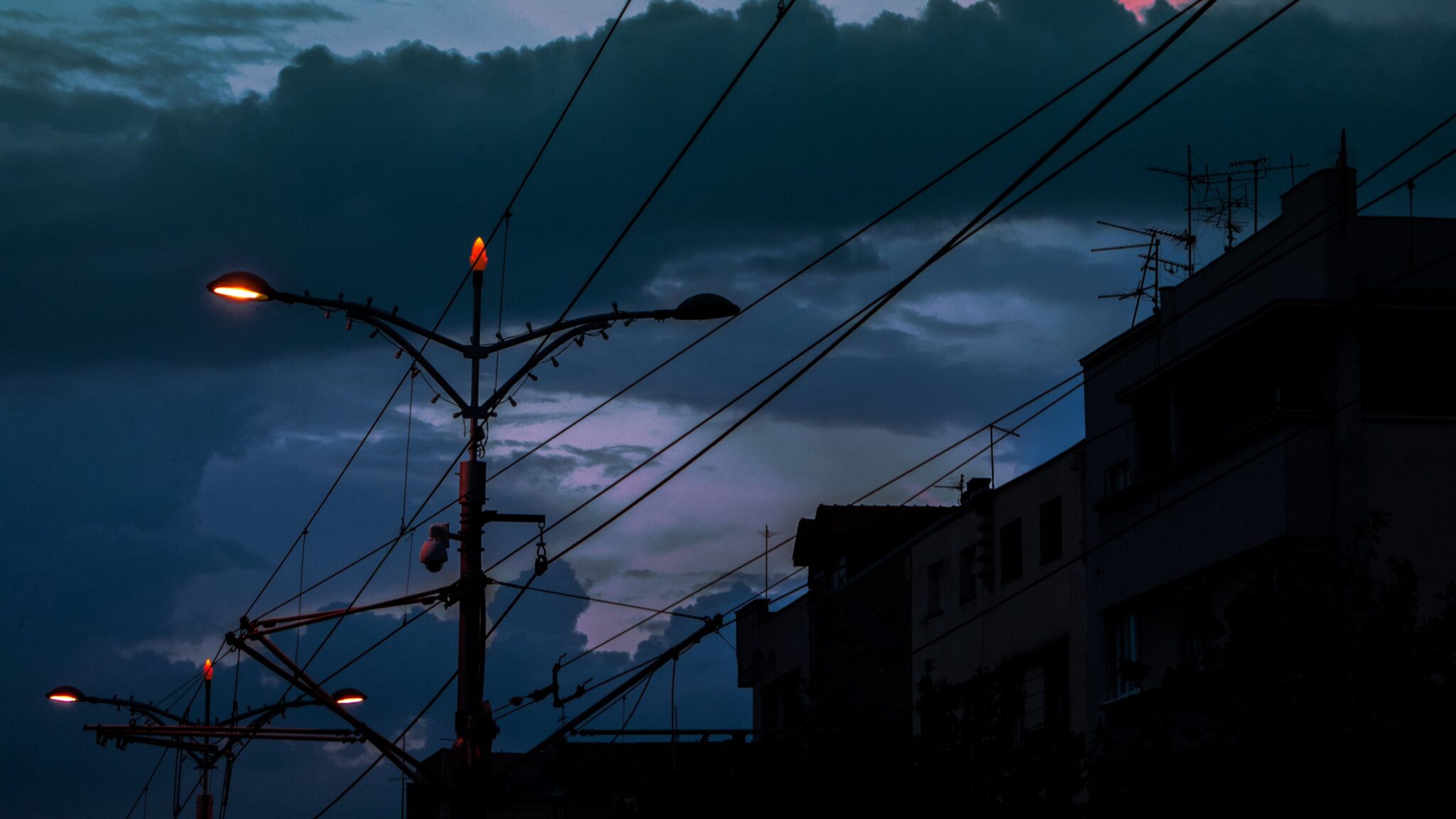cable, poles, lights, city, twilight, dark 4k