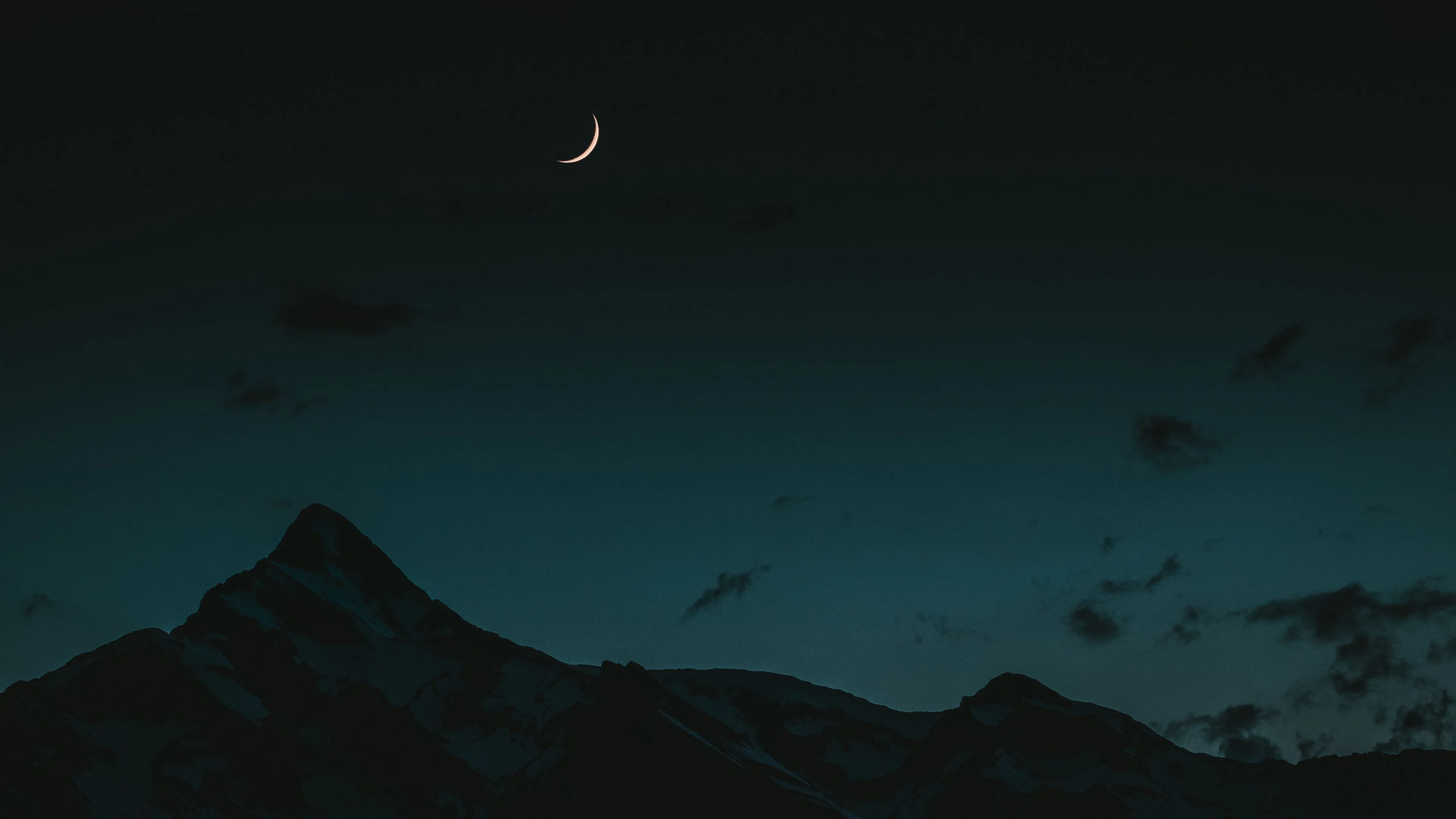 moon mountains night sky 4k walpaper 1692030245