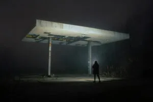 following the path to gas station 02.jpg